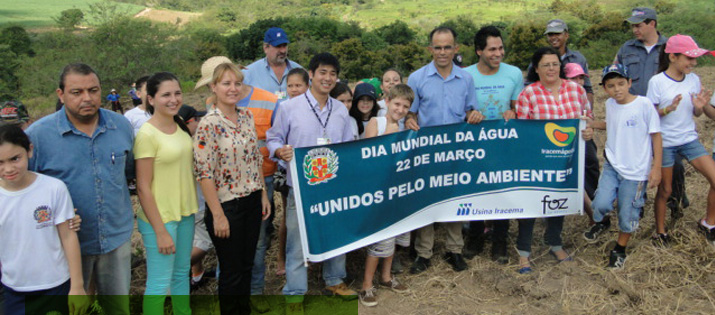 Alunos plantam árvores na Usina Iracema