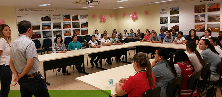 Colaboradoras da Biofábrica participam de palestra sobre saúde feminina